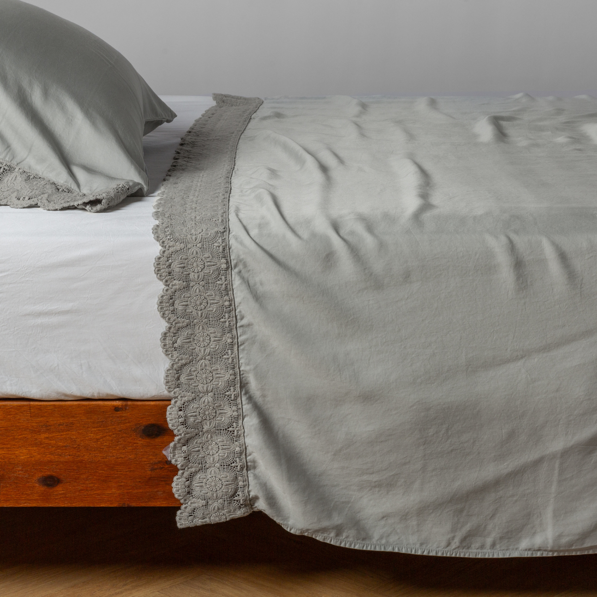 Madera Luxe Sheet and Pillowcase Bundle