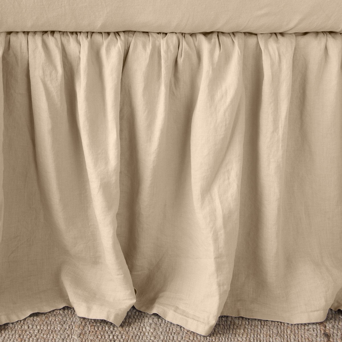 Honeycomb: Close-up of bed skirt, featuring its softly gathered design.